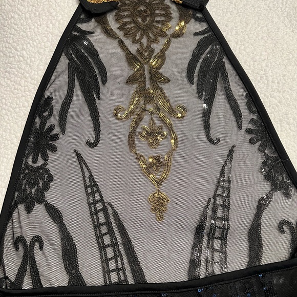 ⭐️Black & Gold Halter Maxi Dress - Picture 9 of 11